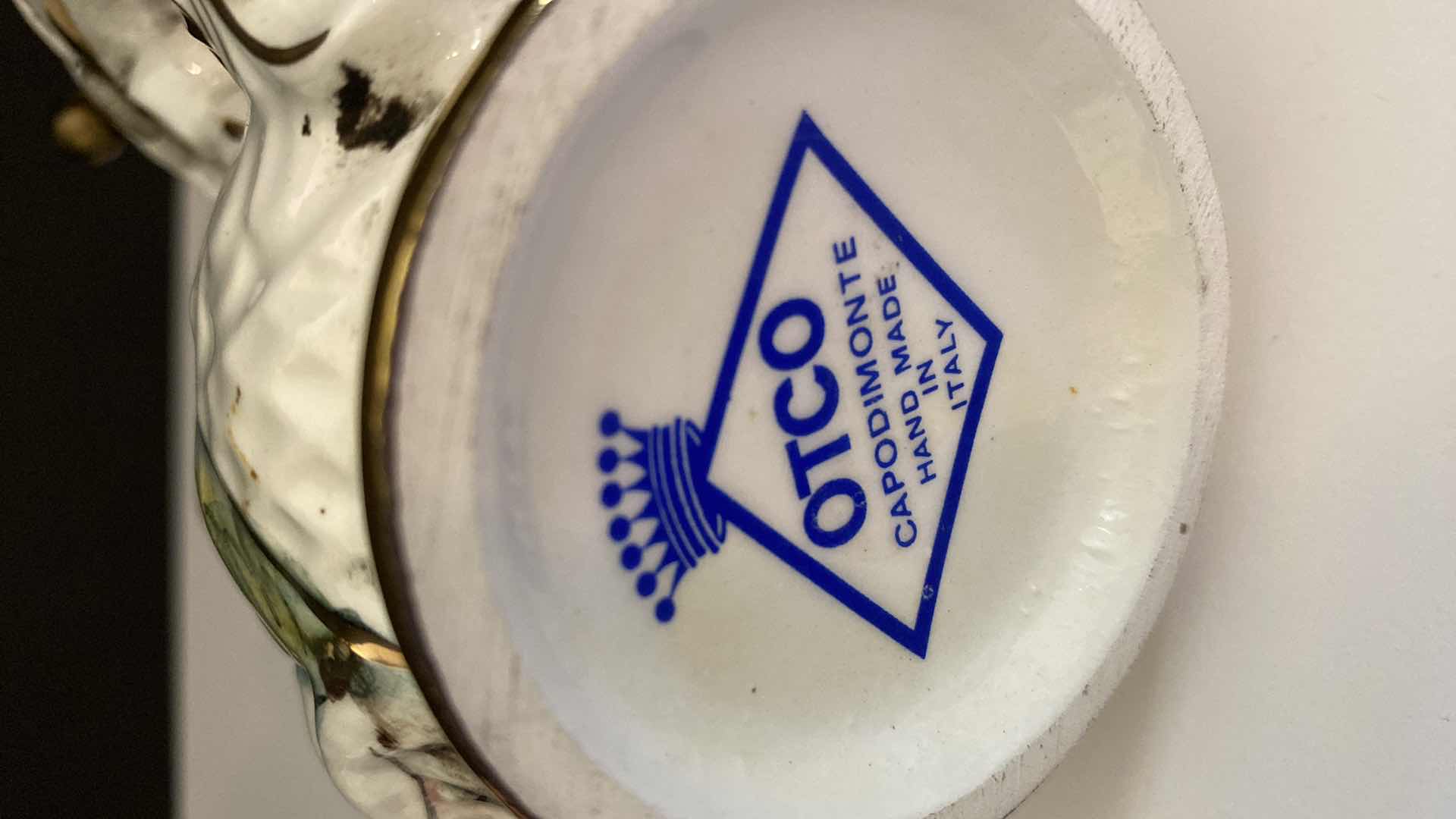 Photo 1 of CAPODIMONTE PITCHER H 5” AND ROSE , ROSE TRAY UNKNOWN BRAND