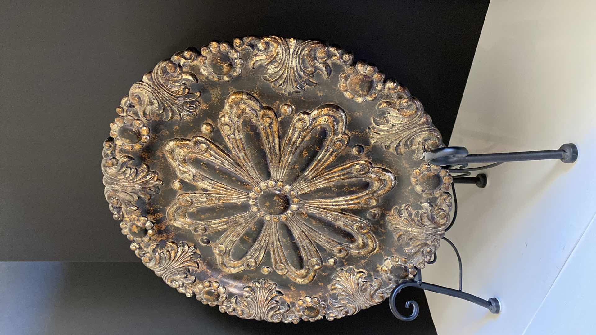 Photo 1 of BAROQUE 18” CHARGER ON STAND $139