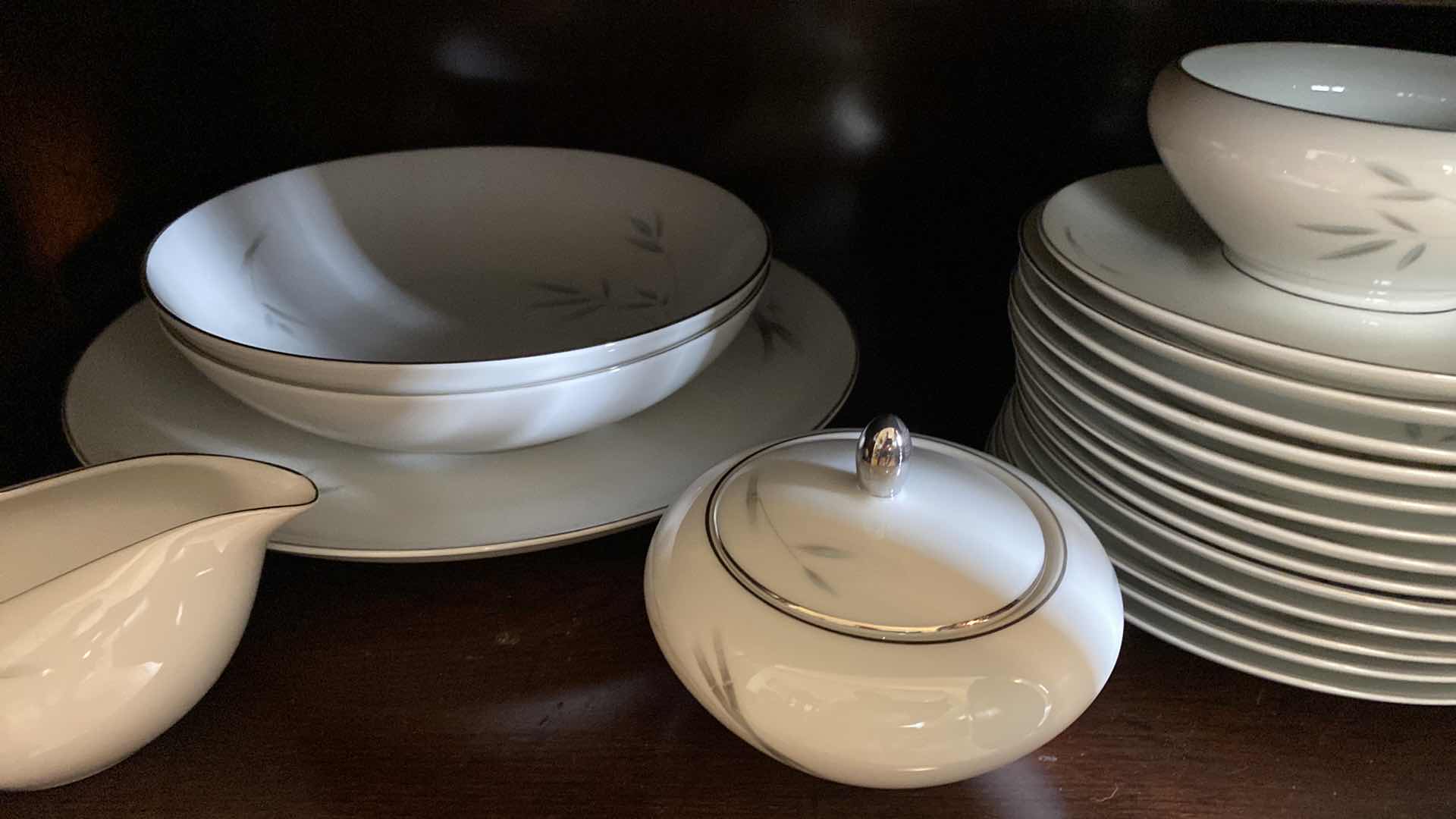 Photo 3 of 96 PIECE SET OF MIKASA FINE CHINA BALBOA