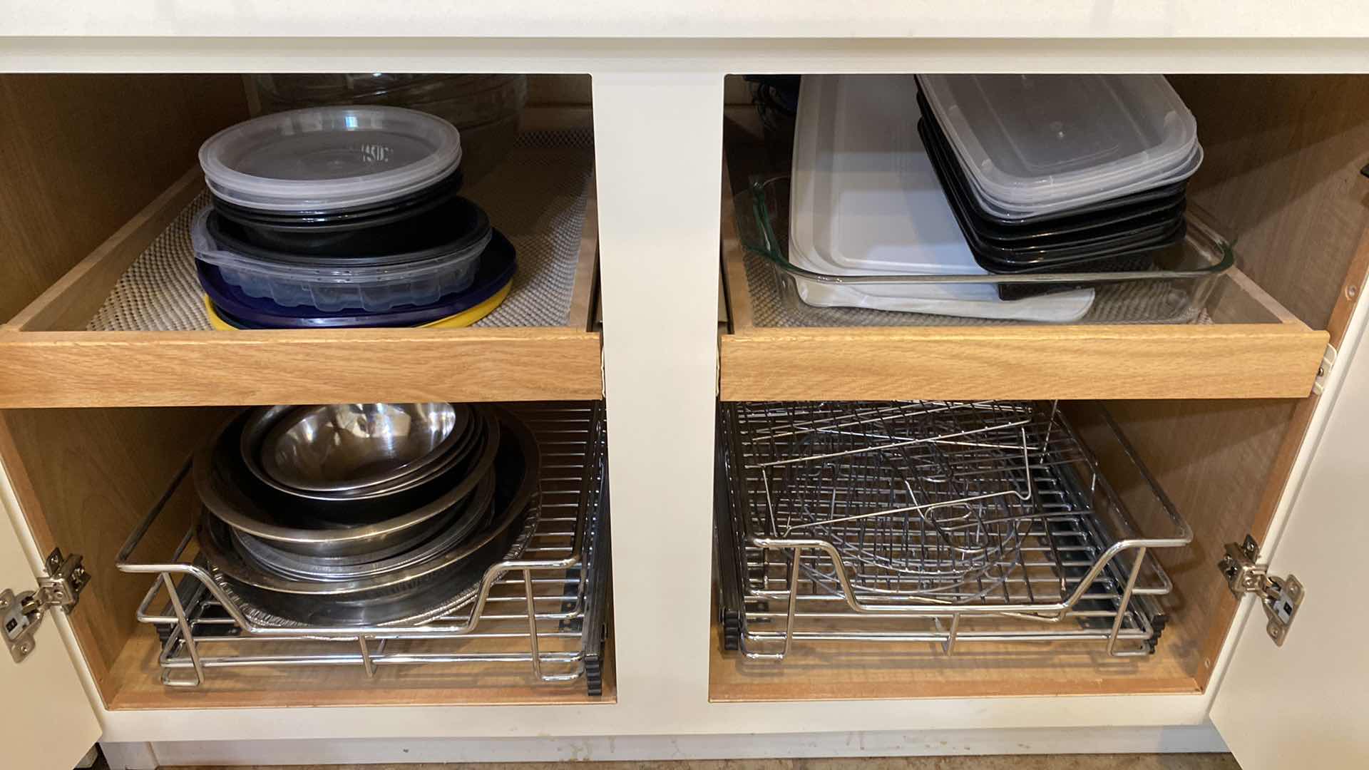 Photo 1 of CONTENTS OF KITCHEN CABINET