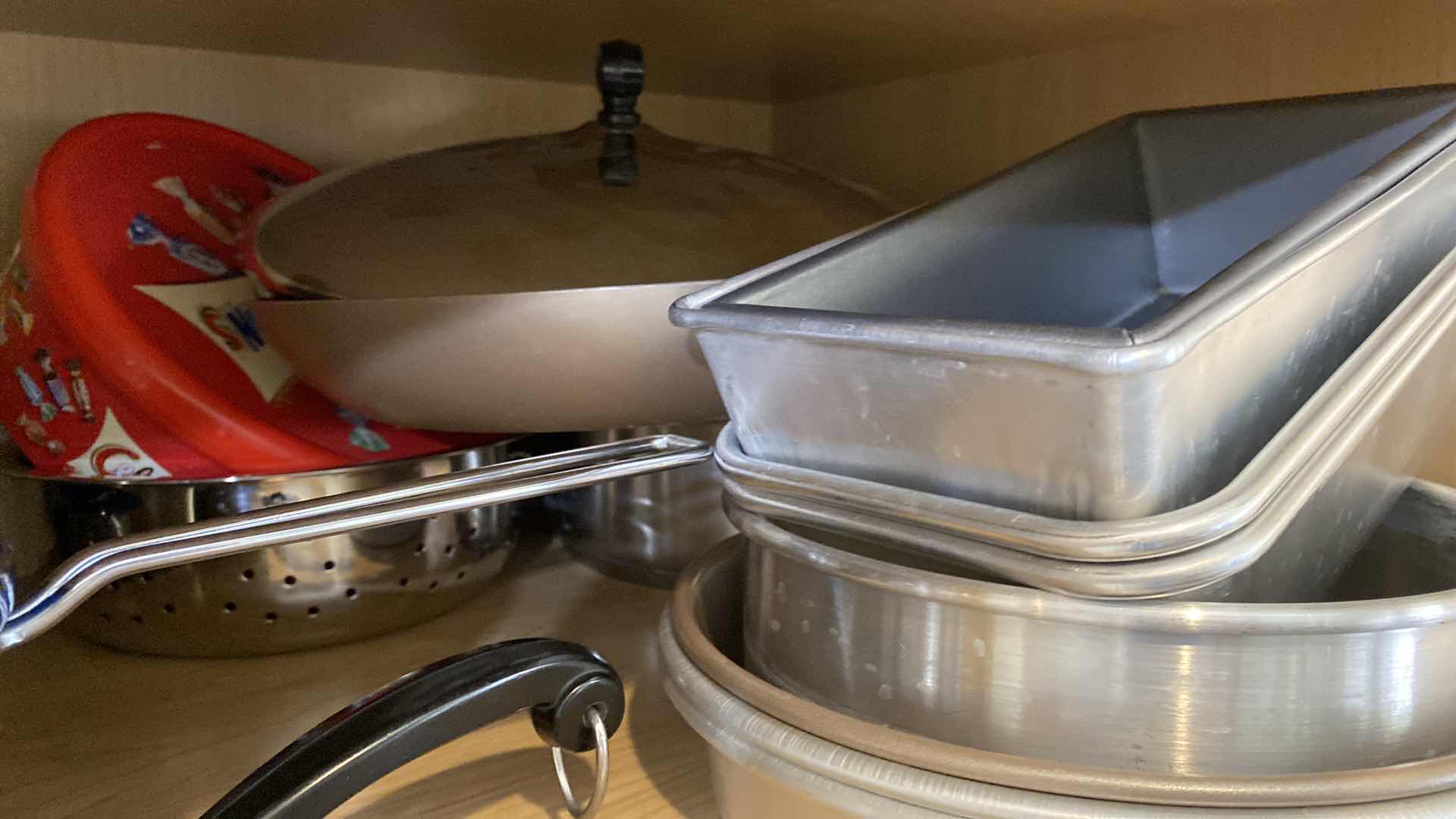 Photo 1 of CONTENTS OF SHELF KITCHEN CABINET PANS