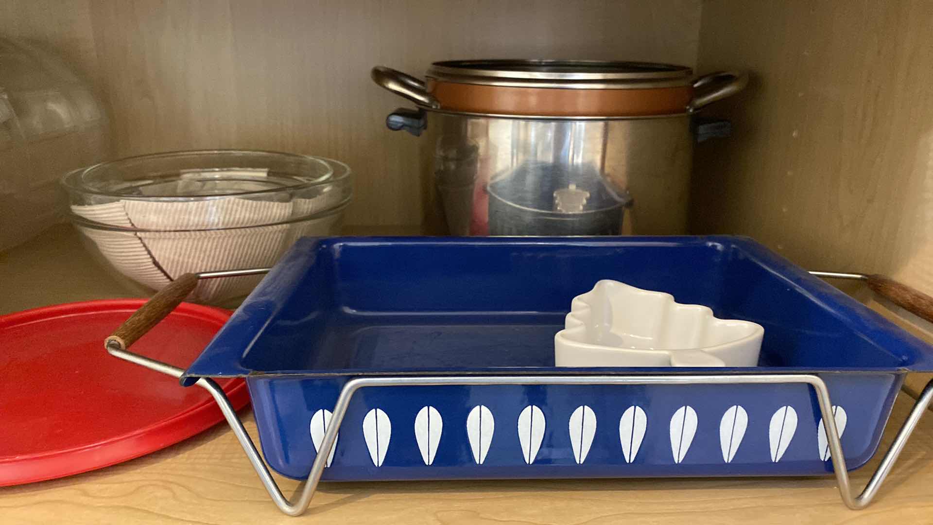 Photo 1 of CONTENTS OF SHELF KITCHEN CABINET CORNING WARE PYREX MIXING BOWLS AND MORE