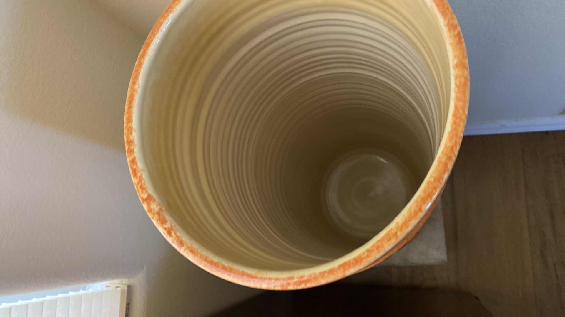 Photo 4 of CERAMIC TUSCAN DECOR ON PEDESTAL CERAMIC IS 34”