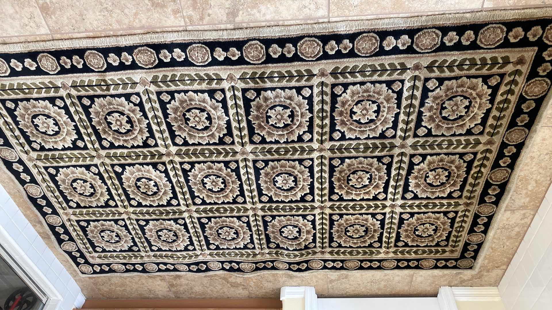 Photo 1 of HAND WOVEN WOOL RUG 5’ x 8’