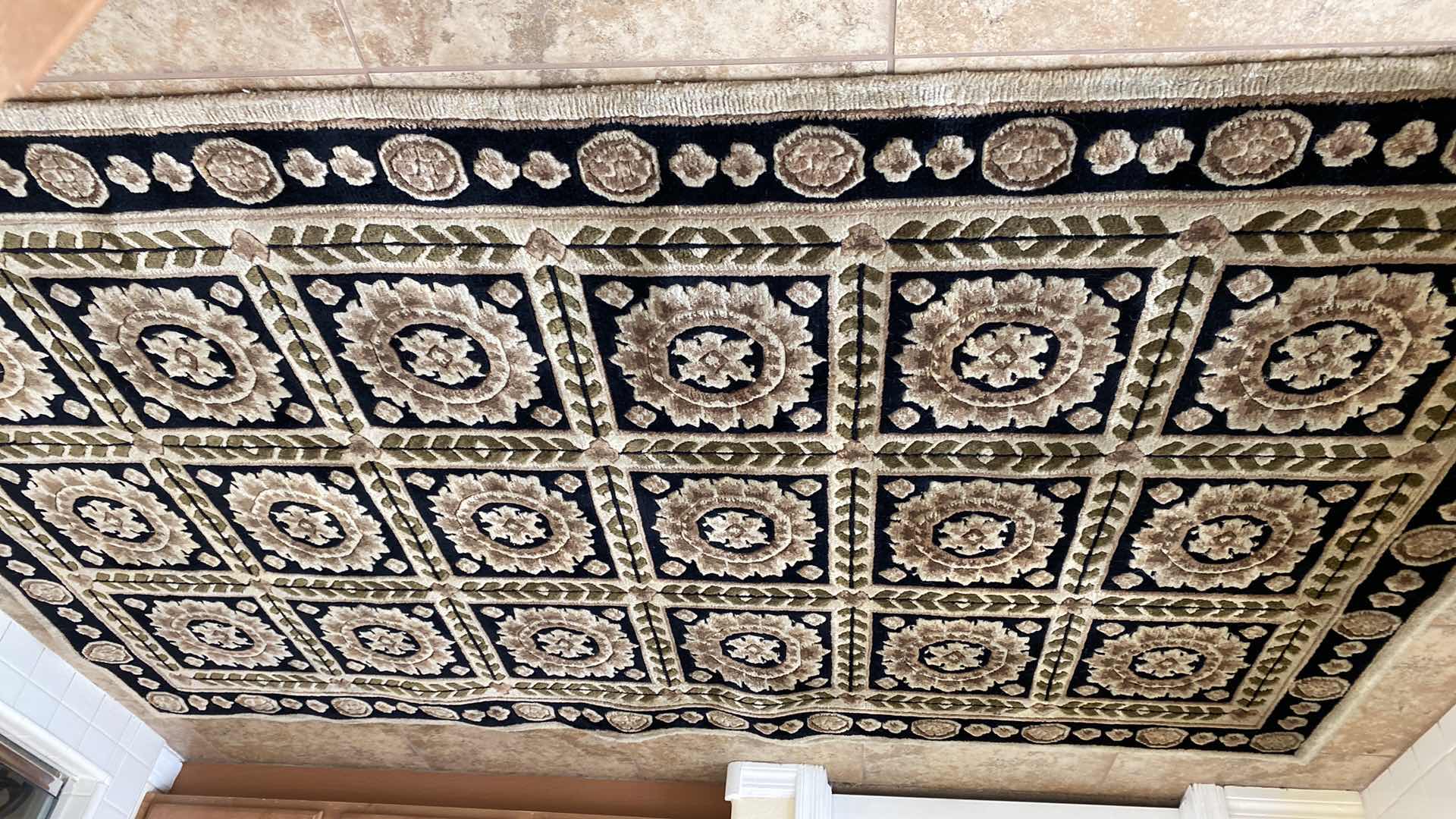 Photo 1 of HAND WOVEN WOOL RUG 5’ x 8’