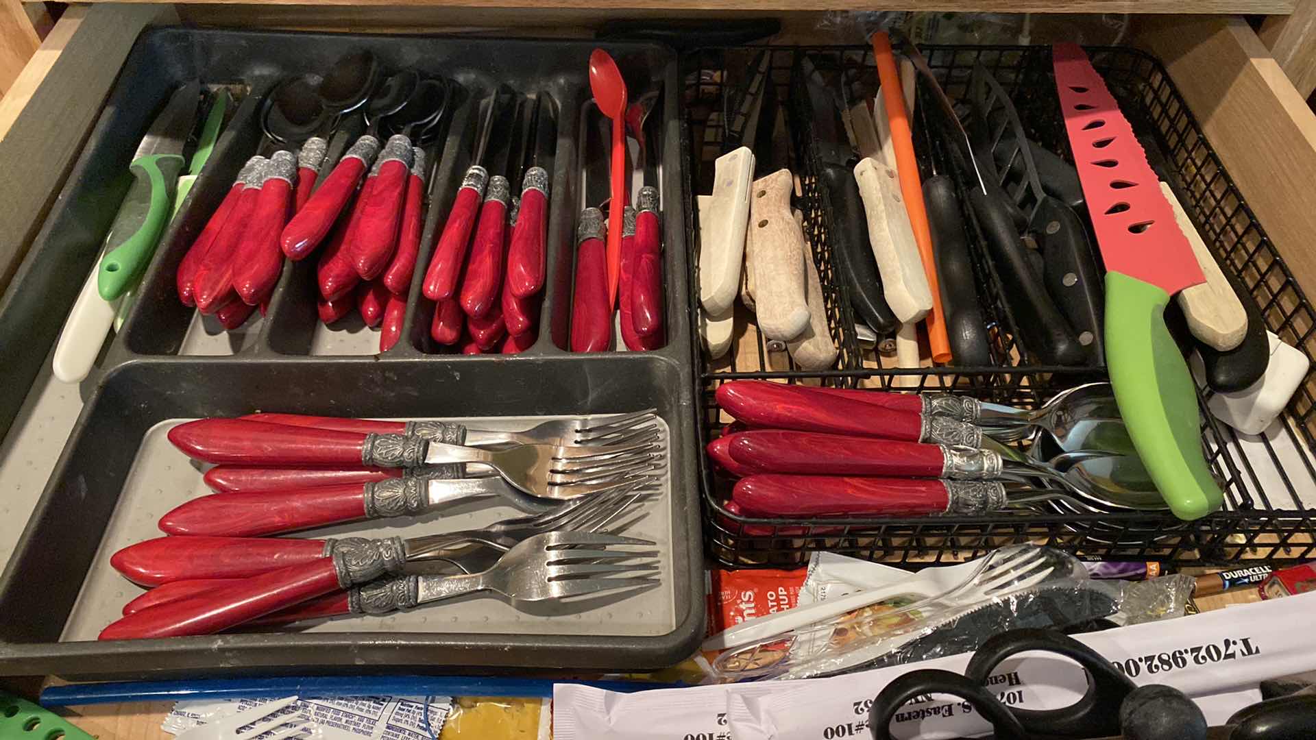 Photo 1 of CONTENTS KITCHEN DRAWER SILVERWARE AND KNIVES