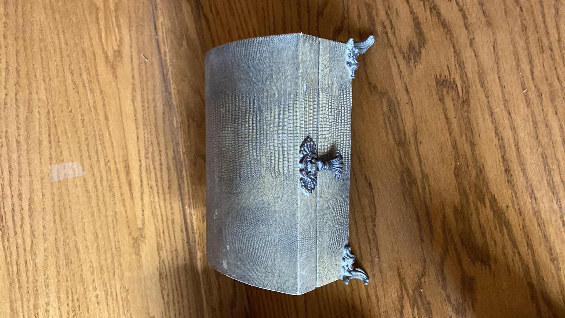 Photo 1 of HOME DECOR ASSORTMENT