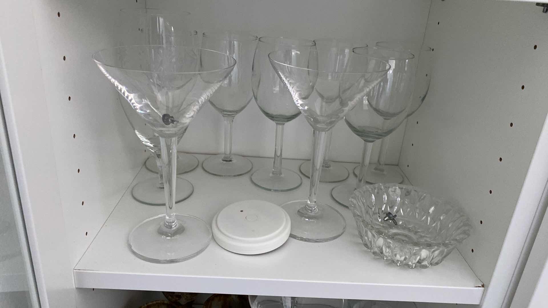 Photo 1 of 4 SHELFS ASSORTED STEM WARE