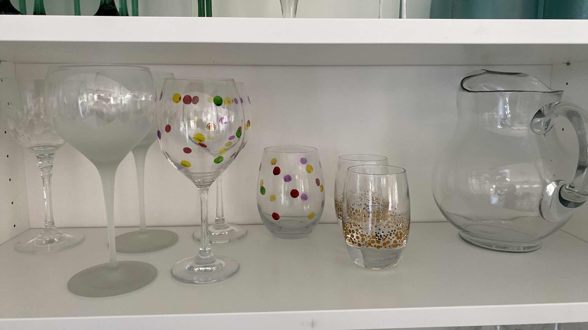 Photo 1 of 2 SHELFS OF ASSORTED BARWARE