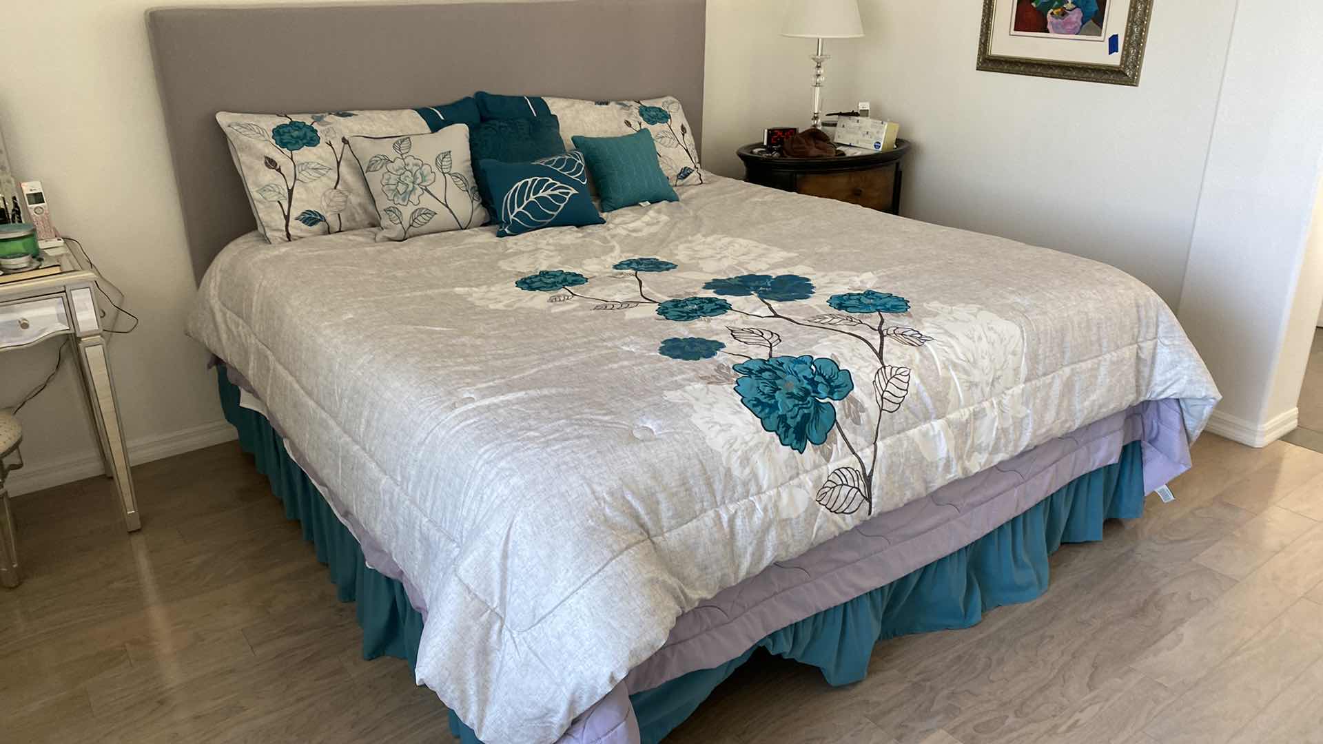 Photo 1 of KING COMFORTER SET