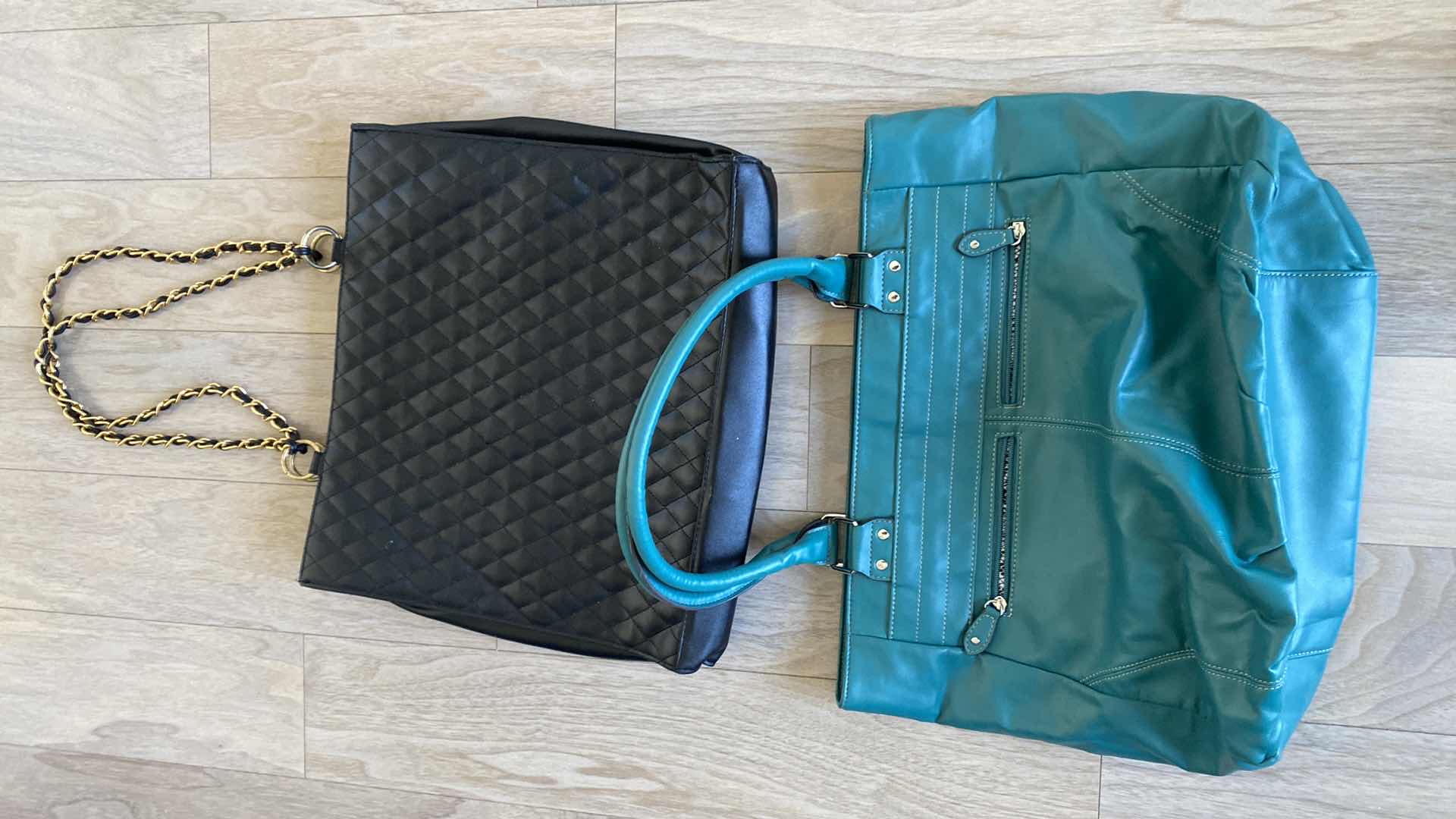 Photo 1 of 4 WOMENS HAND BAGS