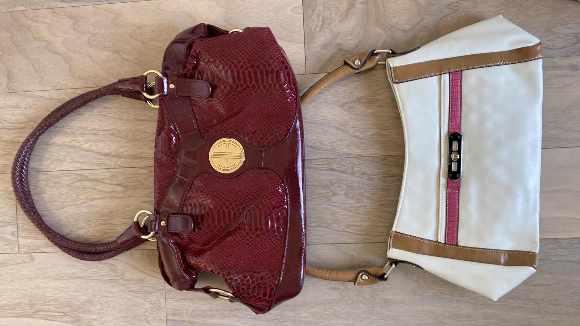 Photo 1 of 4 WOMENS HAND BAGS