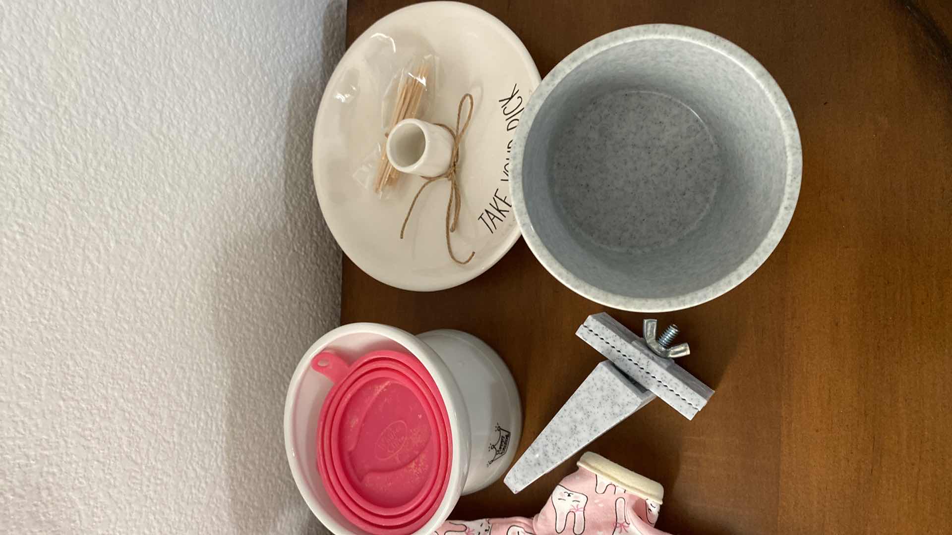 Photo 1 of HEATING PAD, CORD COVER PET AND MORE