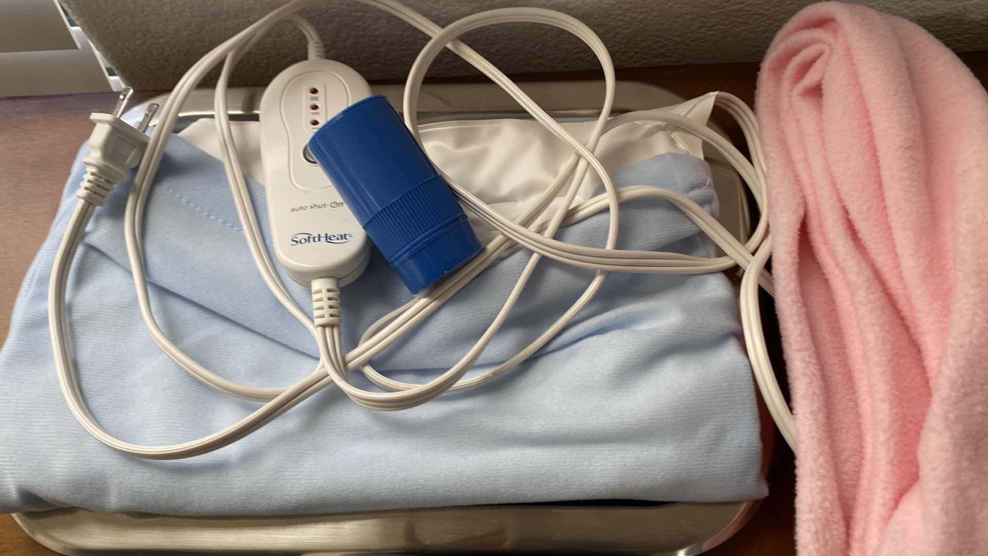 Photo 1 of HEATING PAD, CORD COVER PET AND MORE