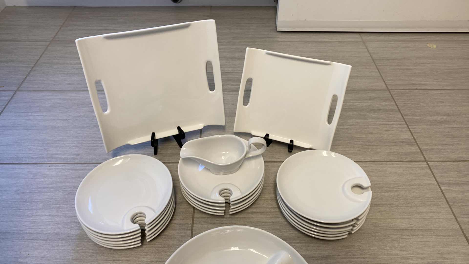 Photo 1 of 22 PIECE SET BISTRO BLANC PORCELAIN DISHES