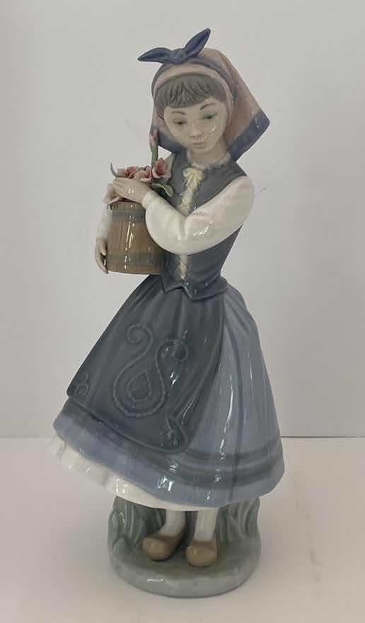 Photo 1 of LLADRO FIGURINE 1416 - FROM MY GARDEN H 10.5”