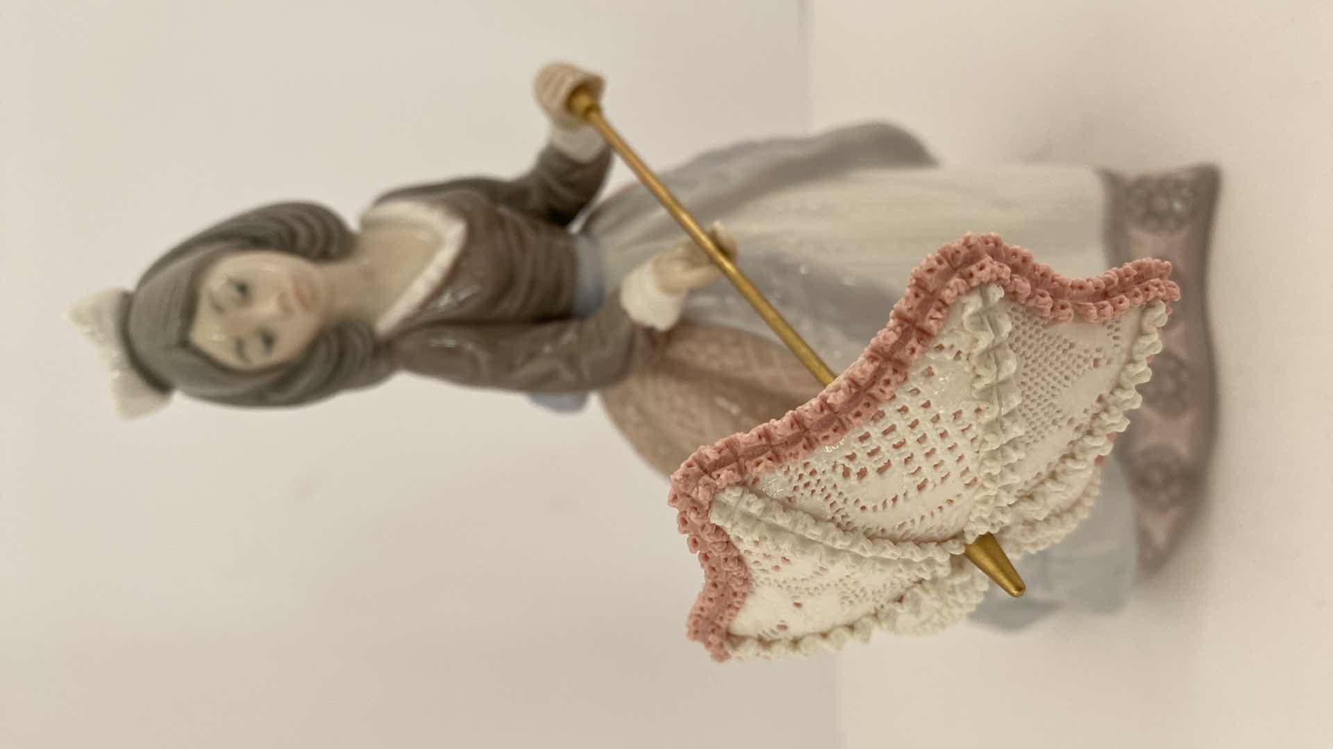 Photo 1 of LLADRO FIGURINE 5210 JOLIE WITH UMBRELLA H 8”  