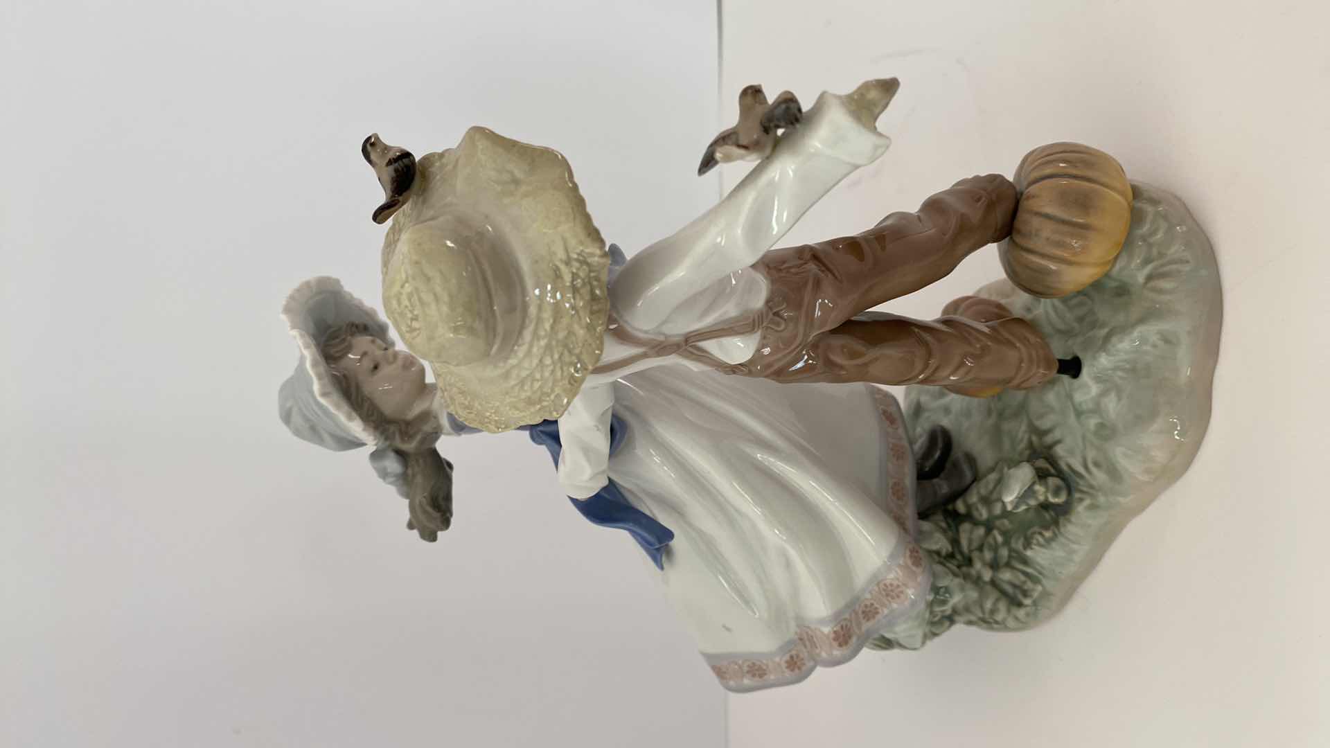Photo 5 of LLADRO FIGURINE #5385 SCARECROW WITH LADY H 9 1/2“ x 9 1/2“ 