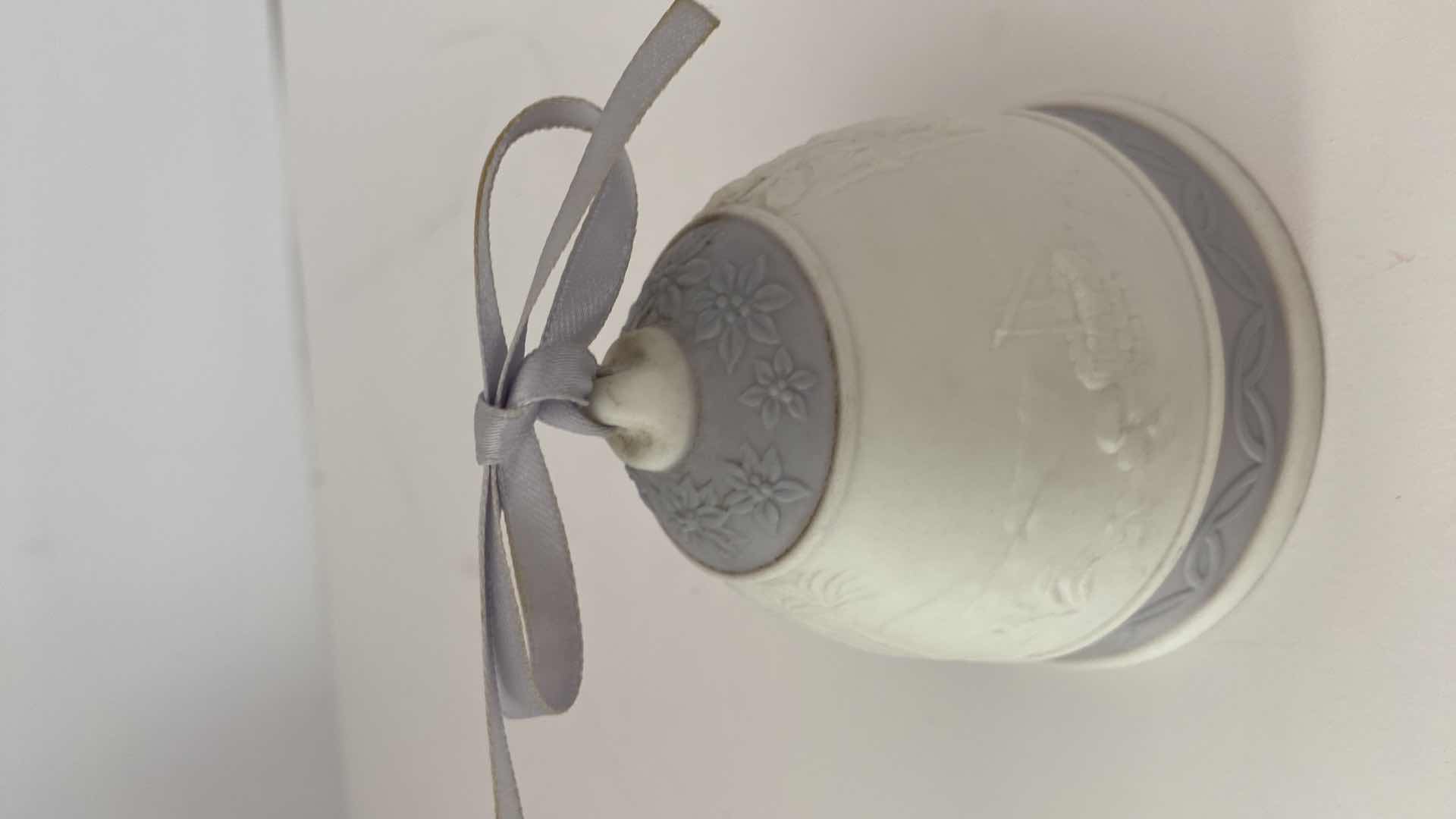 Photo 1 of LLADRO 1993 CHRISTMAS BELL 