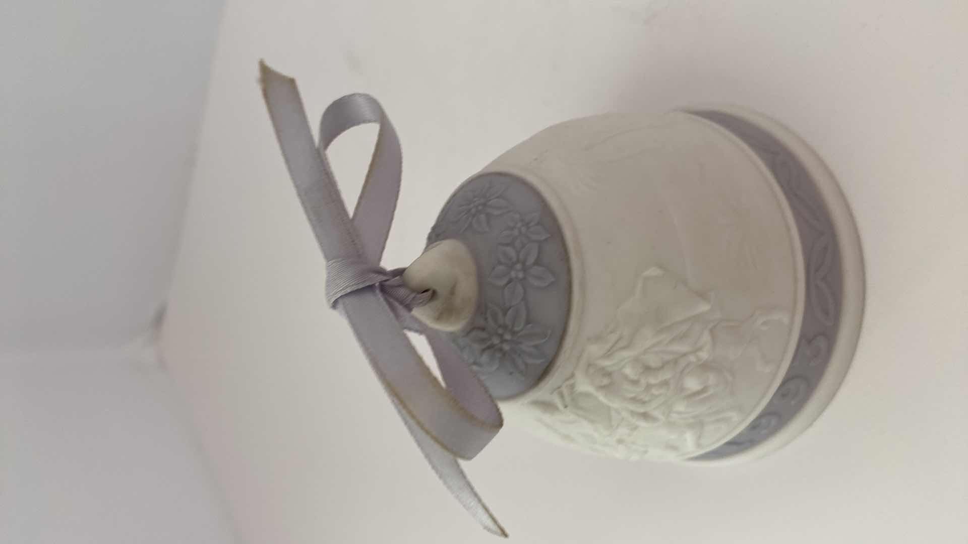 Photo 2 of LLADRO 1993 CHRISTMAS BELL 