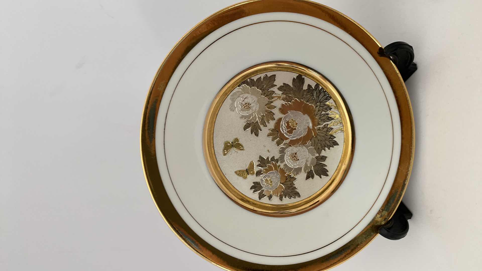 Photo 1 of PAIR OF CHOKIN 24K COLLECTOR PLATES 6”