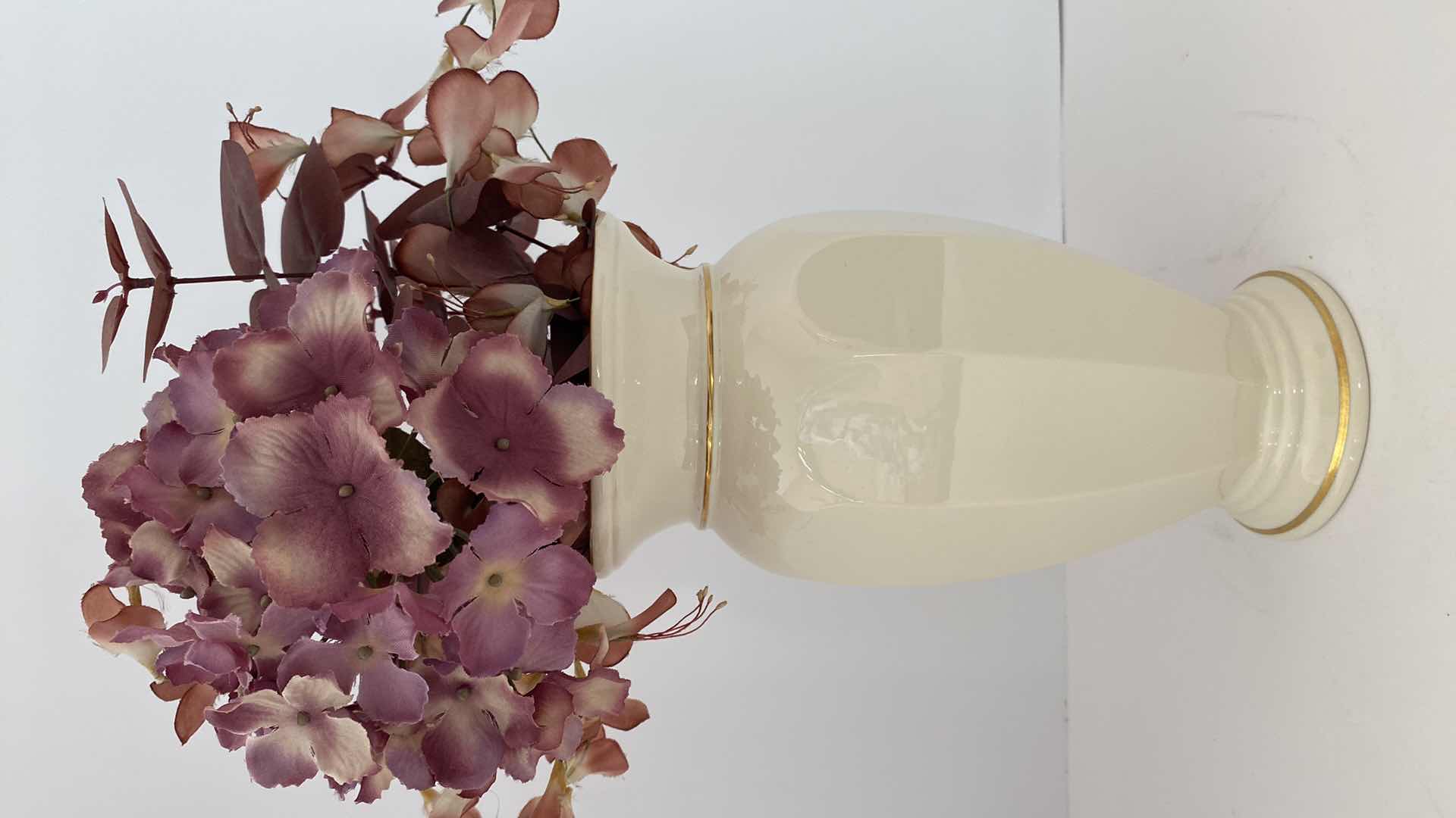 Photo 1 of LENOX AURELIA VASE H 9” 