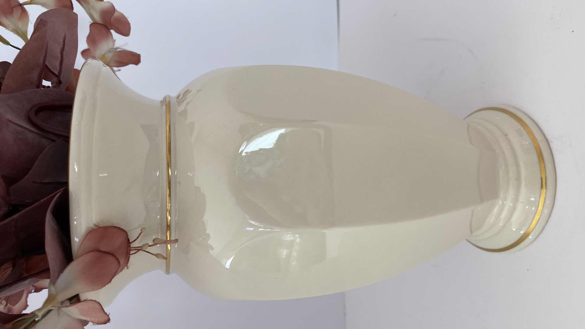 Photo 1 of LENOX AURELIA VASE H 9” 