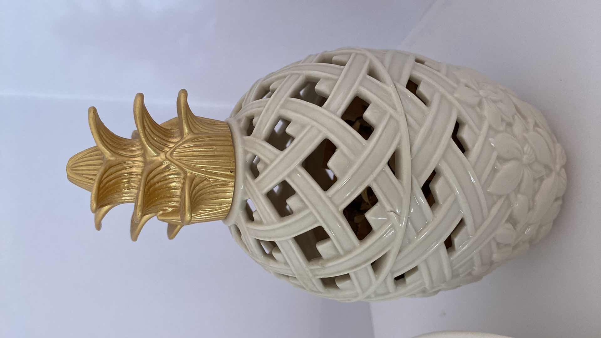 Photo 1 of LENOX JASMINE TRAY 8 1/4” X 14 3/4” AND PINEAPPLE H 8 1/2”