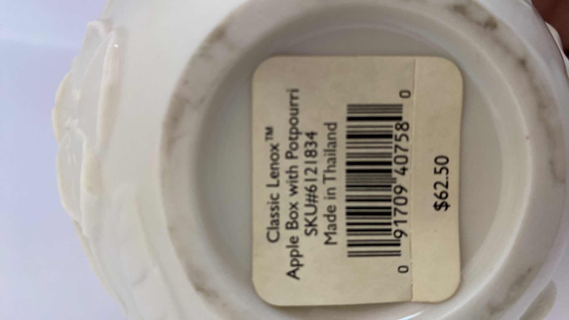 Photo 1 of LENOX APPLE BOX 5“ x 5 3/4” AND MORE