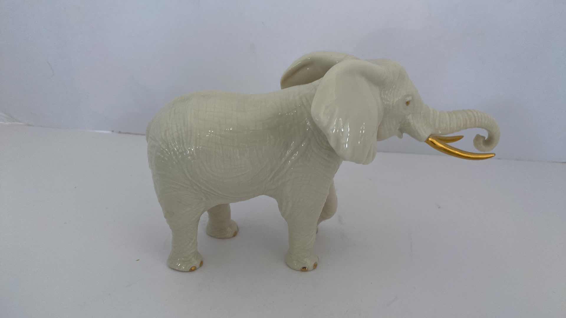 Photo 1 of LENOX ELEPHANT 9” x 6”