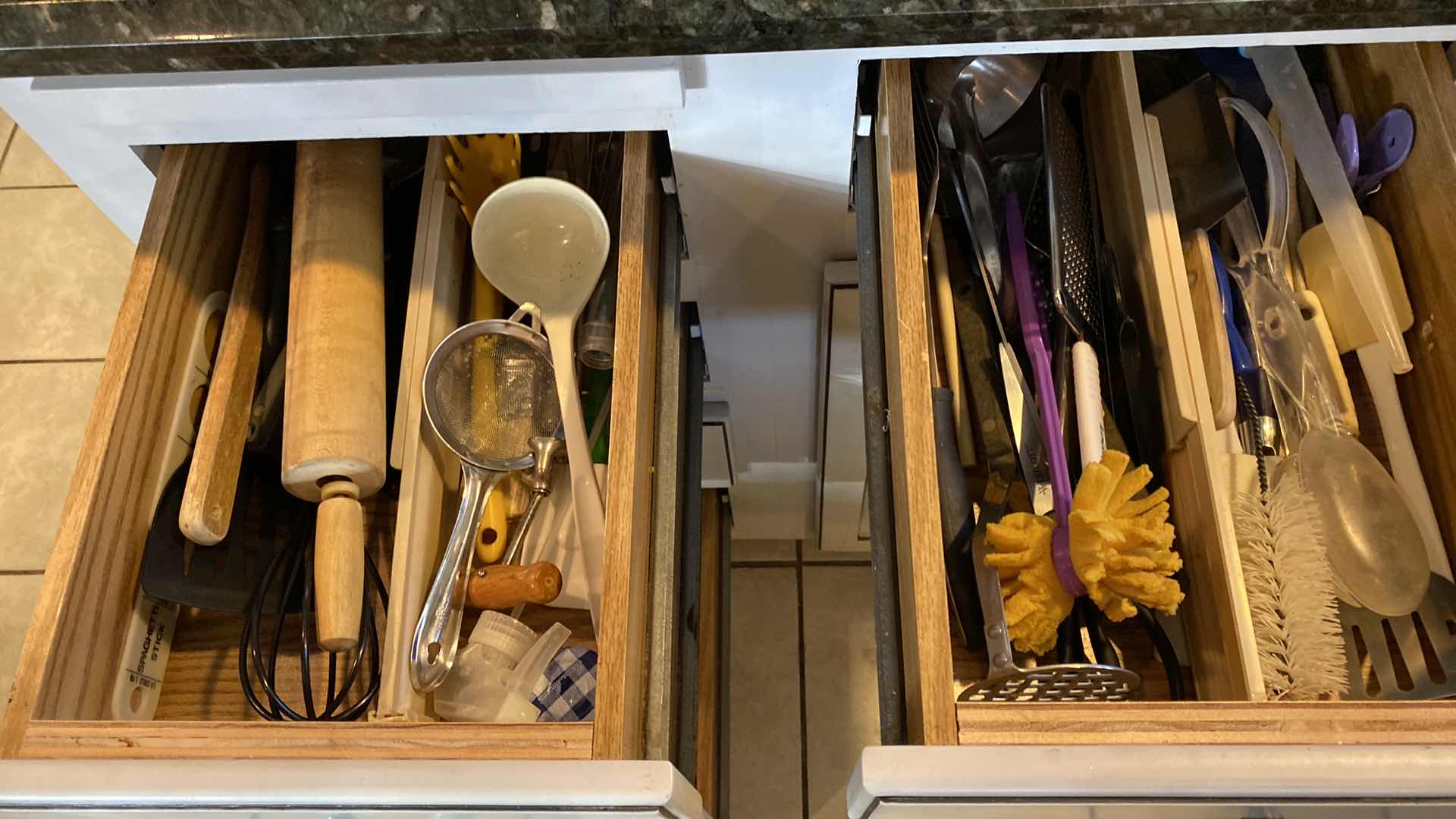 Photo 1 of CONTENTS KITCHEN 3 DRAWERS COOKING TOOLS DISHTOWELS