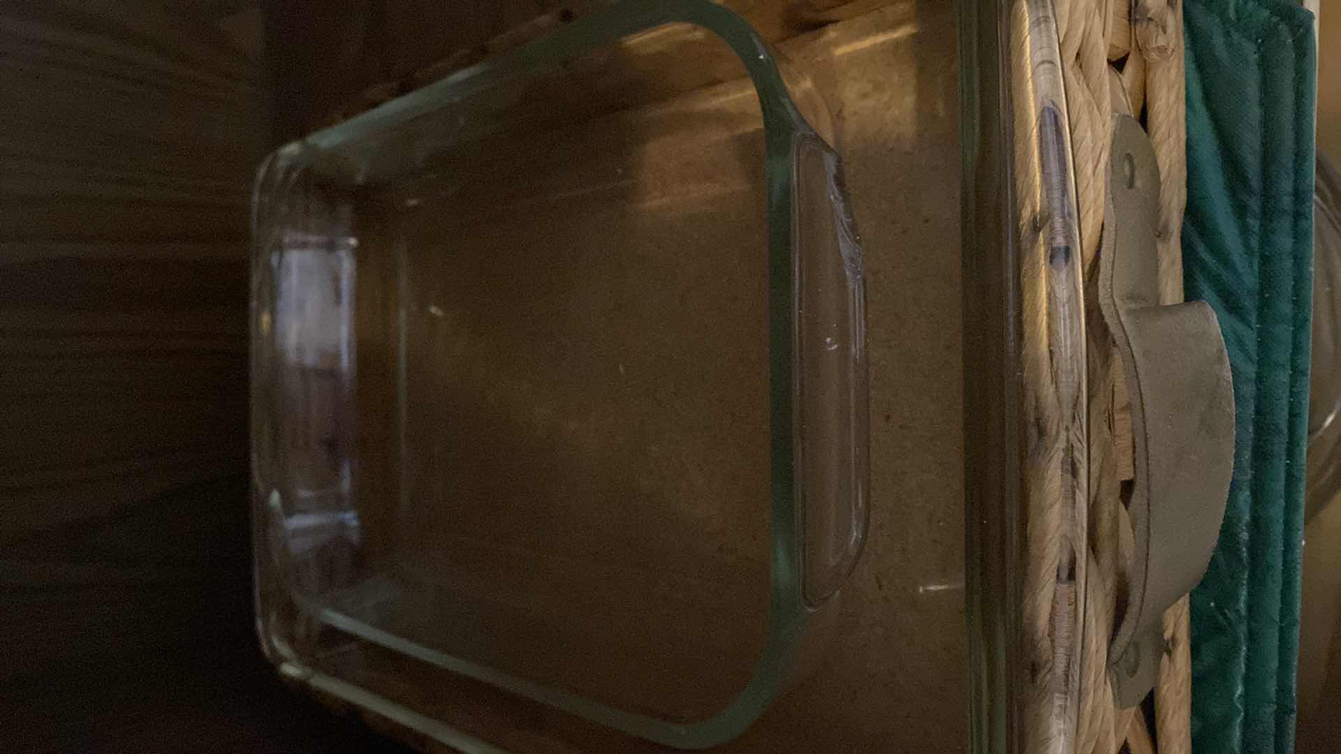 Photo 1 of CONTENTS OF KITCHEN CABINET PYREX