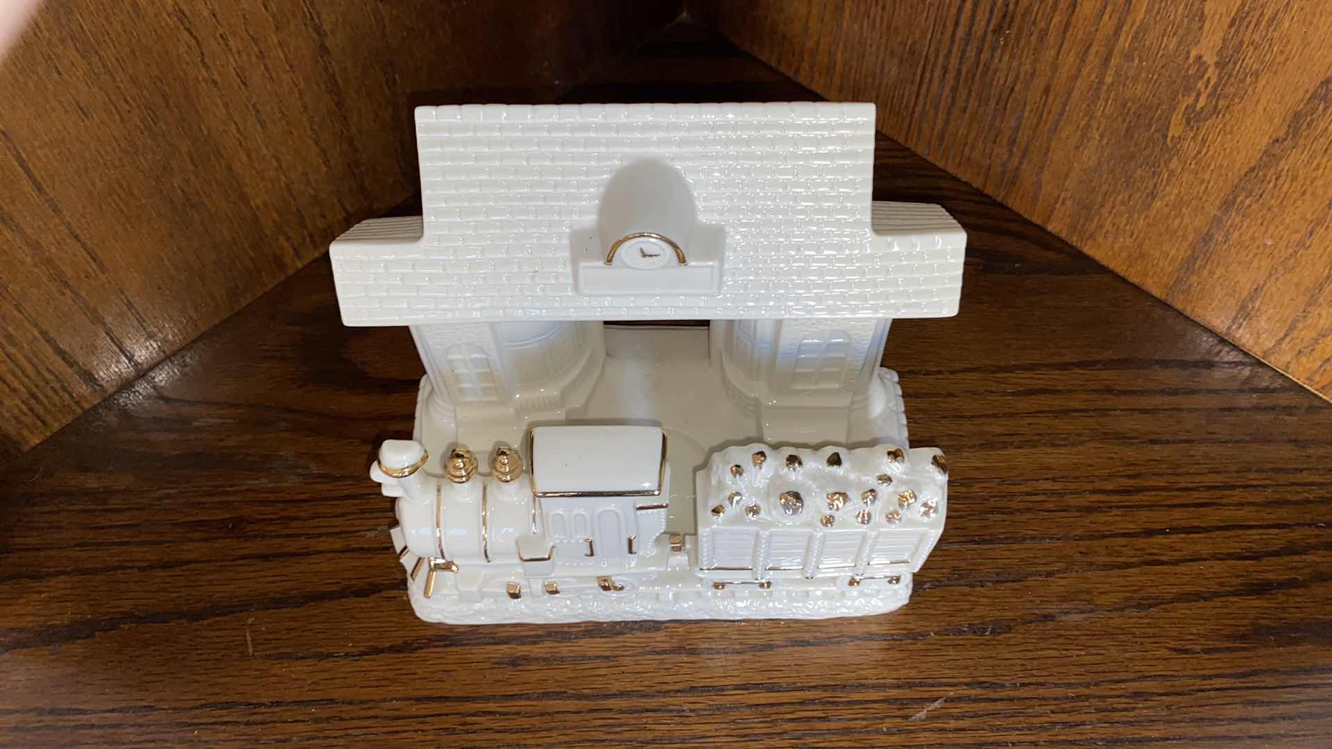 Photo 1 of LENOX TRAIN STATION 8“ x 6 1/2“