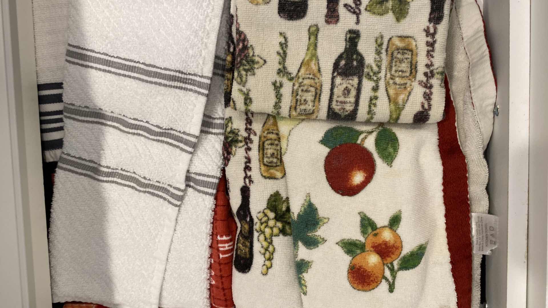 Photo 4 of CONTENTS OF 2 KITCHEN DRAWERS