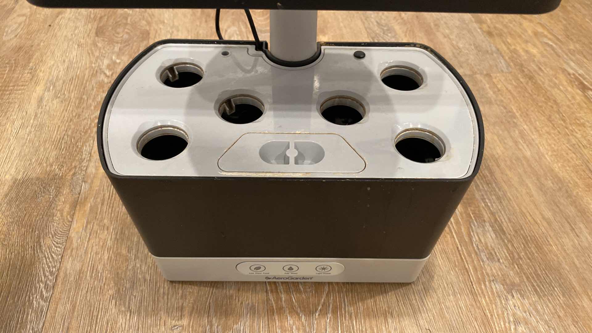 Photo 1 of AERO GARDEN