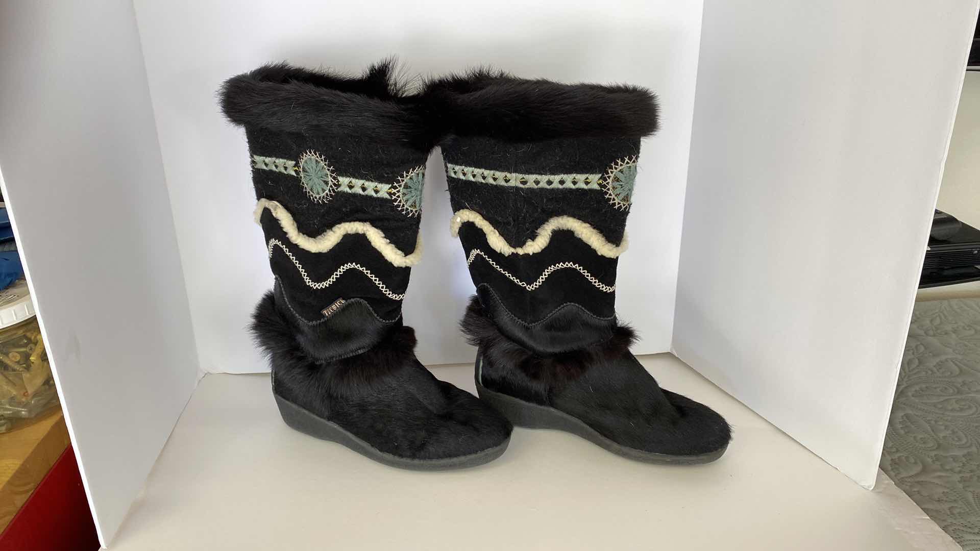 View 2 of WOMENS SIZE 42 TECNICA APRES SKI GOAT BOOTS ORIGINALLY $350