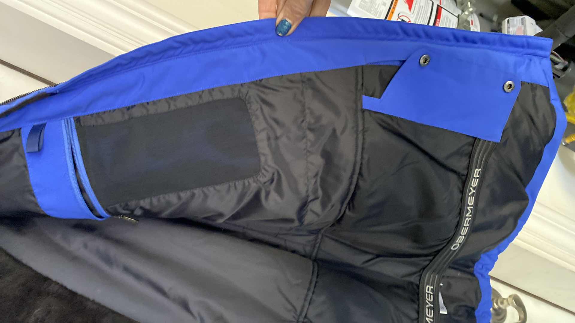 Photo 1 of WOMENS SIZE 14 OBERMEYER TUSCANY INSULATED HIP LENGTH SKI JACKET WITH THUMB HOLES AND POWDER SKIRT LIKE NEW
