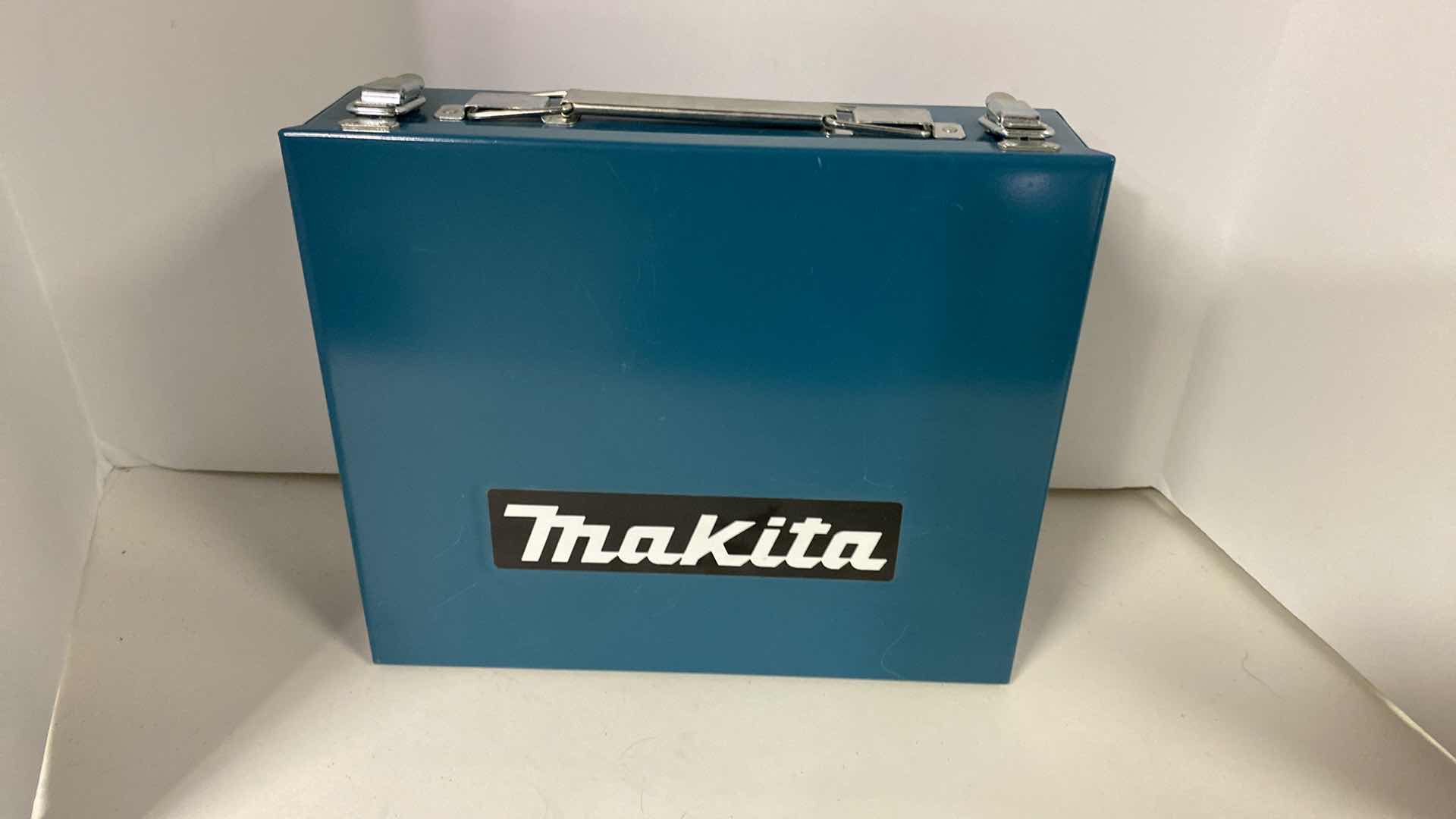 Photo 3 of MAKITA DRILL WITH BATTERY CHARGER