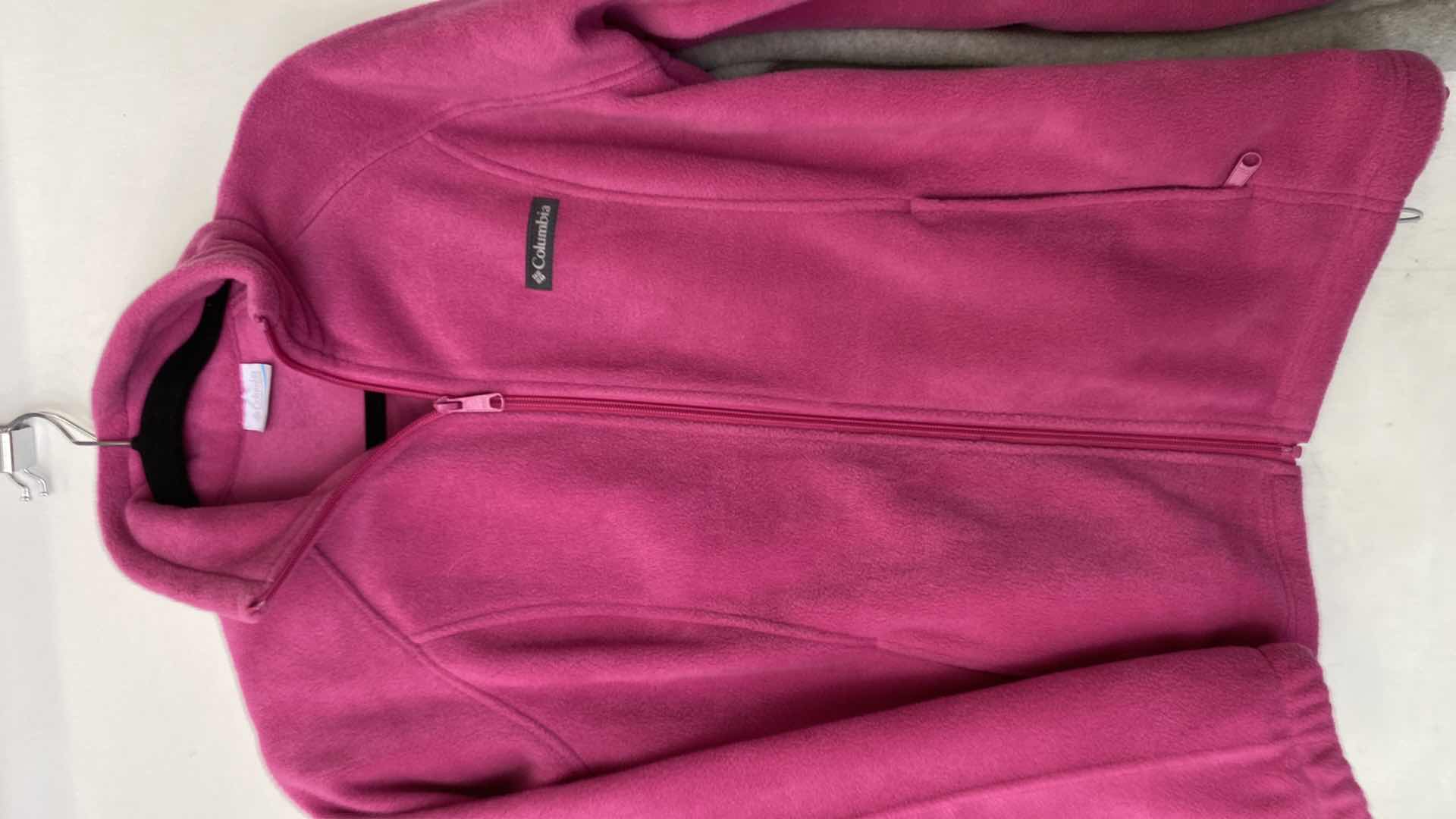 Photo 1 of WOMENS COLUMBIA SIZE MEDIUM FLEECE JACKETS AND SIZE LARGE NORTH FACE SWEATSHIRT