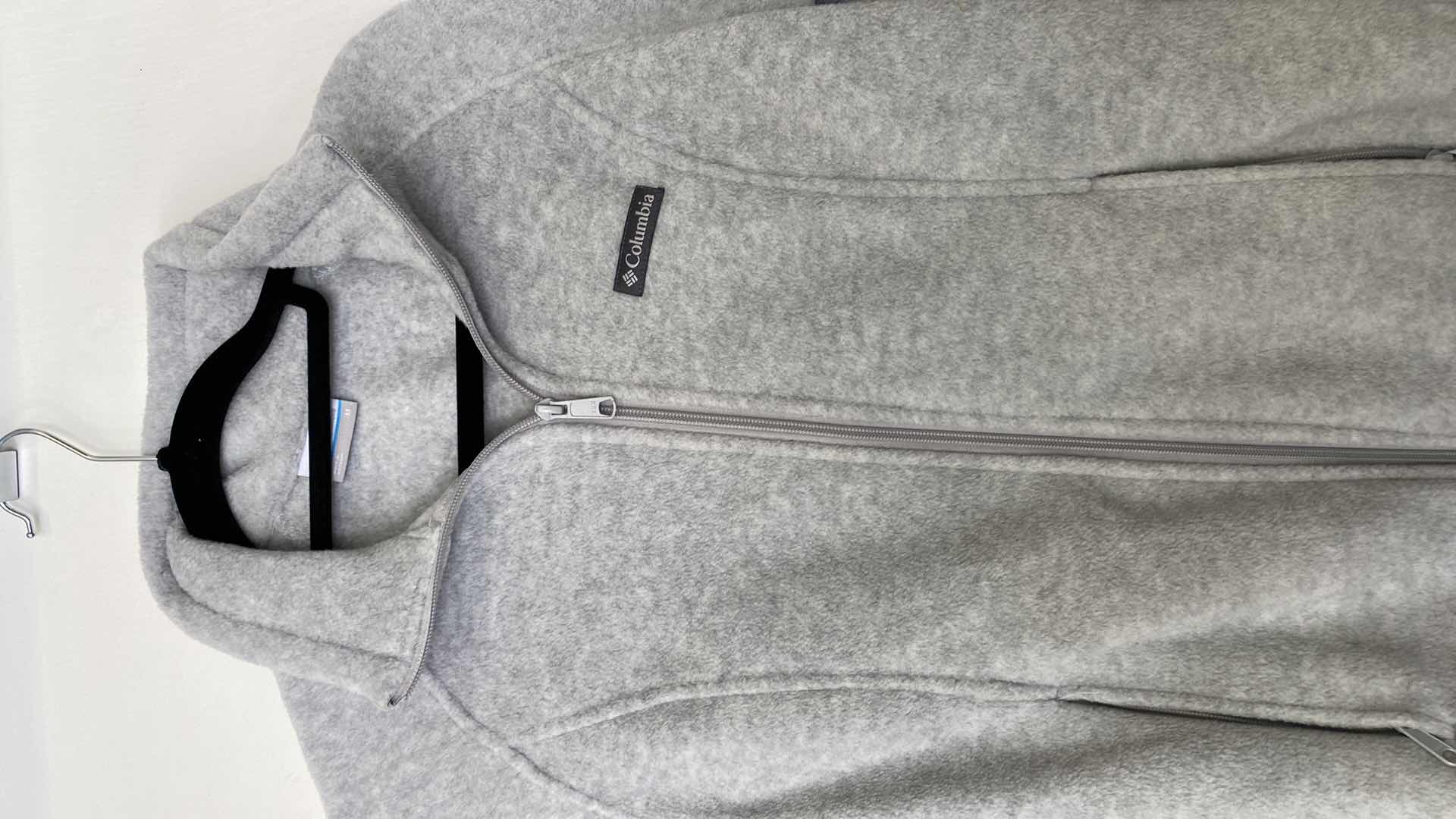 Photo 1 of WOMENS COLUMBIA SIZE MEDIUM FLEECE JACKETS AND SIZE LARGE NORTH FACE SWEATSHIRT