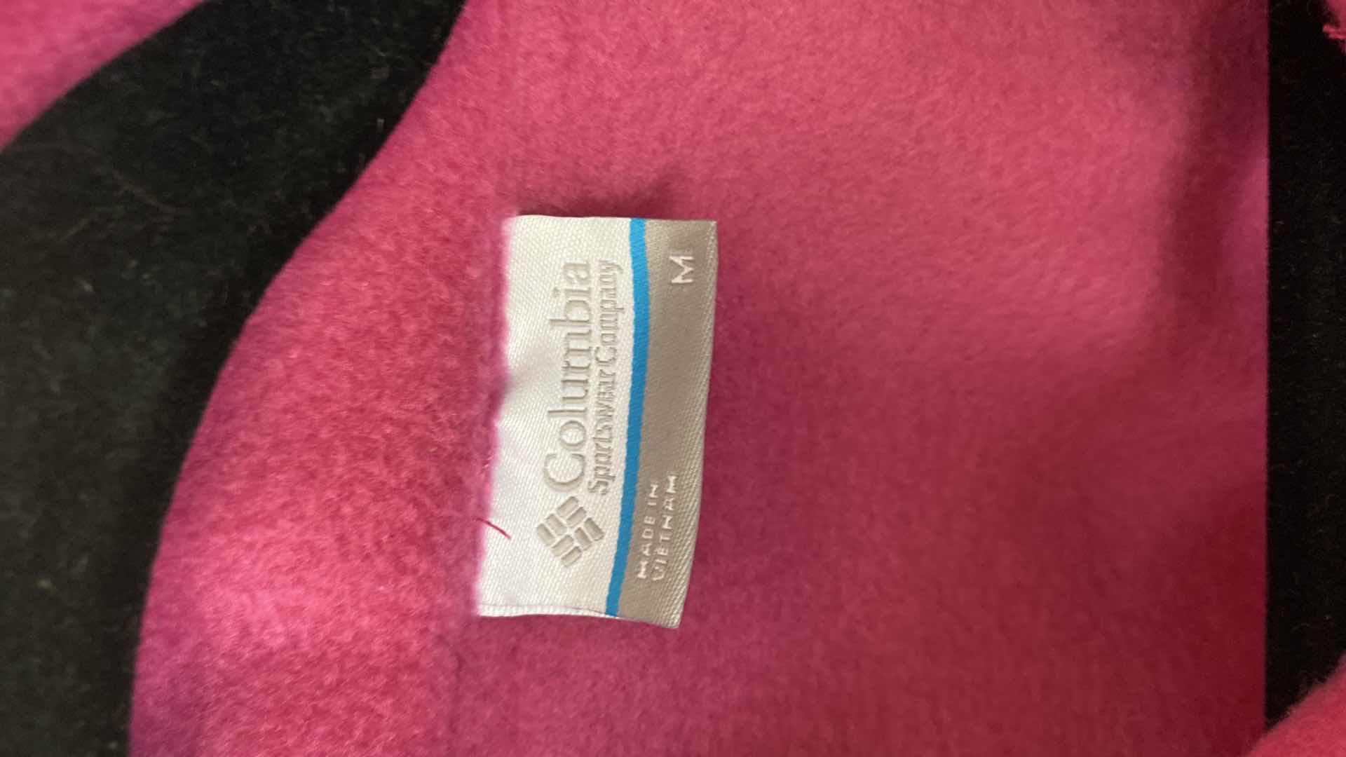 Photo 1 of WOMENS COLUMBIA SIZE MEDIUM FLEECE JACKETS AND SIZE LARGE NORTH FACE SWEATSHIRT