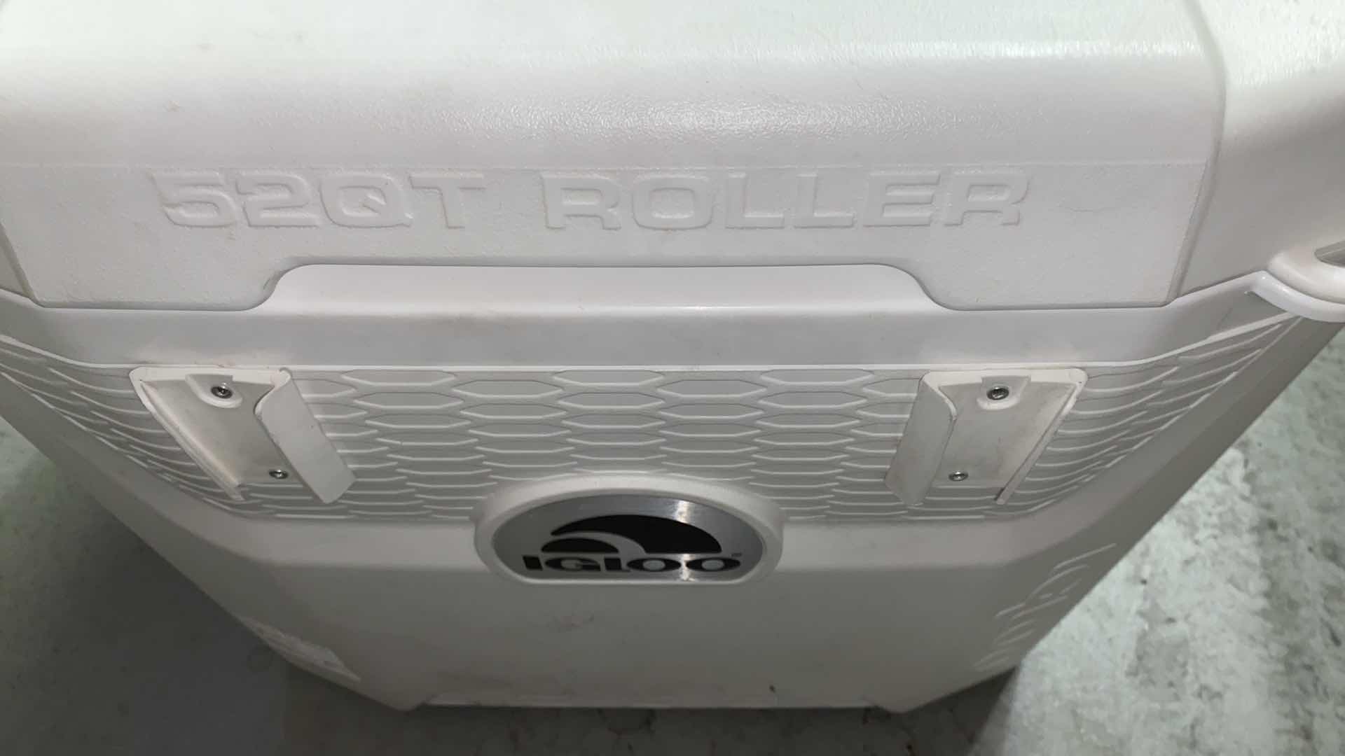 Photo 1 of 52QT IGLOO ROLLER ICE CHEST