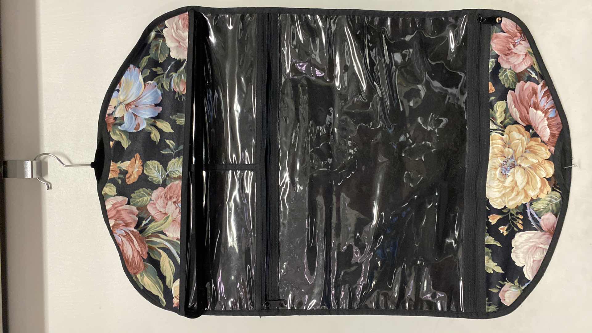 Photo 1 of AMERICAN GUARD IT GARMENT BAG AND TOILETRIES BAG