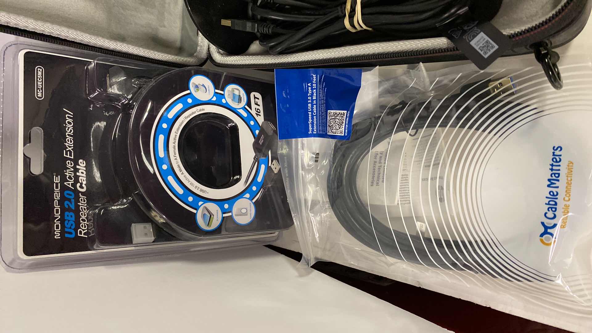 Photo 1 of OCULUS GAME HEADSET WITH EXTRA SENSOR, PORT AND CABLES