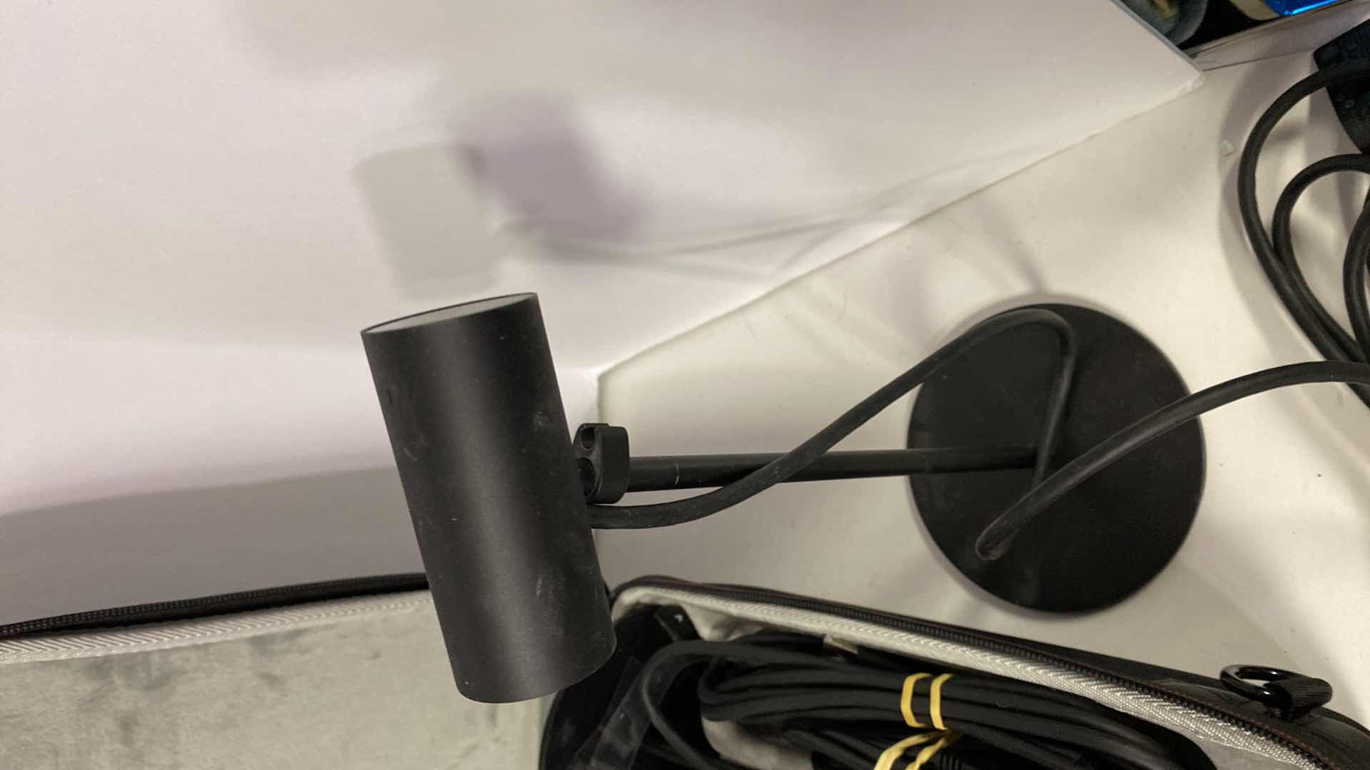 Photo 1 of OCULUS GAME HEADSET WITH EXTRA SENSOR, PORT AND CABLES