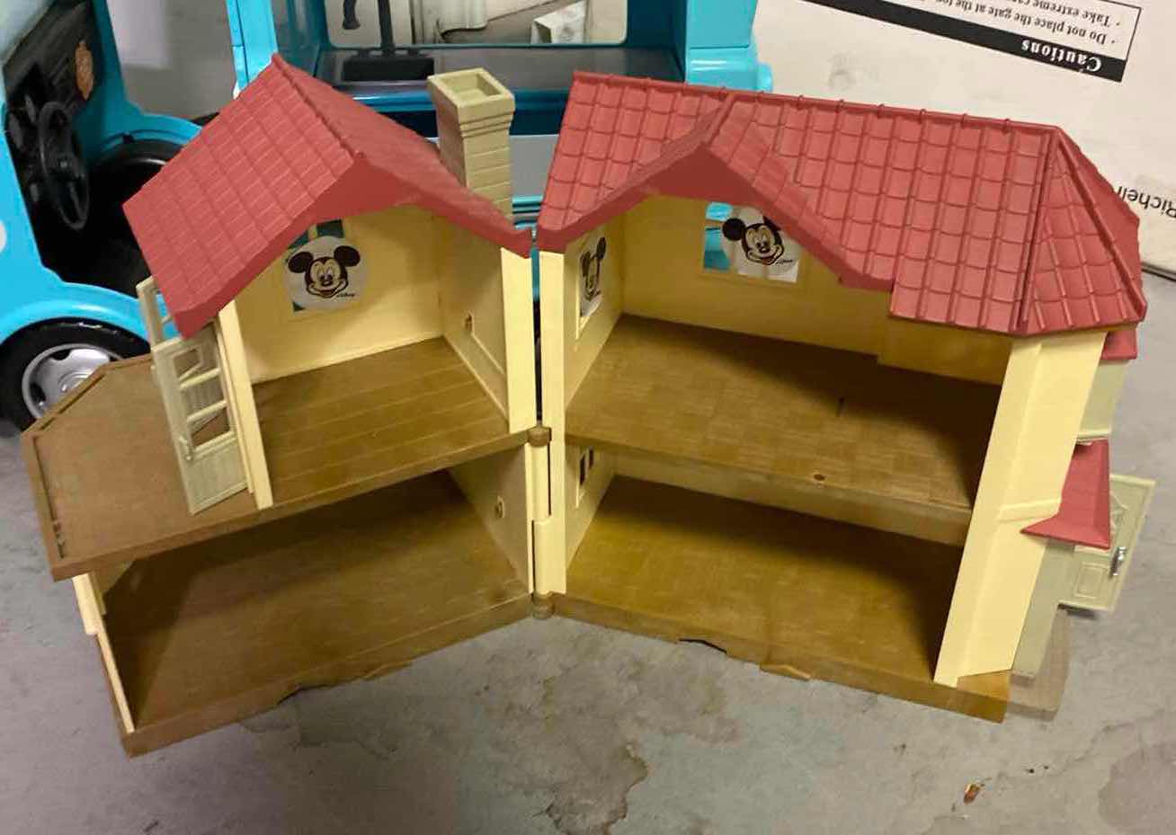 Photo 1 of VAN AND DOLL HOUSE KIDS TOYS