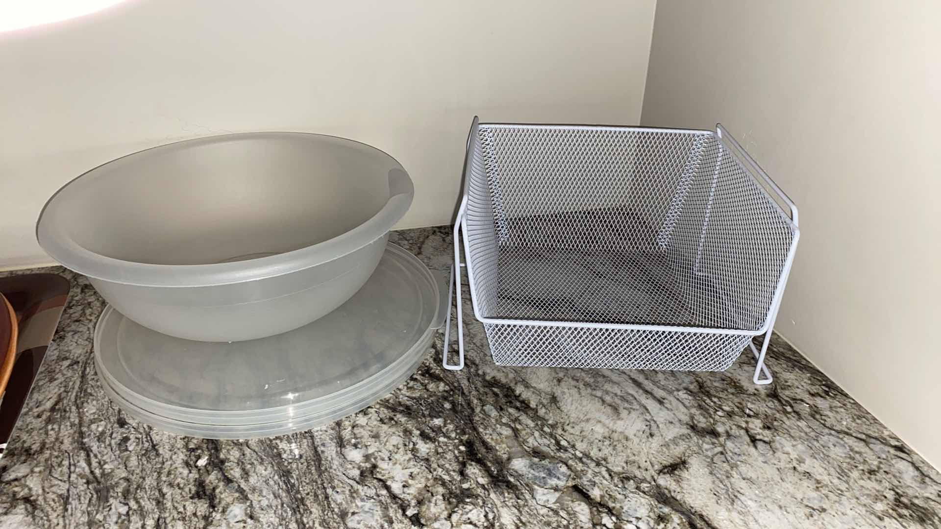 Photo 4 of ASSORTED PLATTERS AND KITCHENWARE