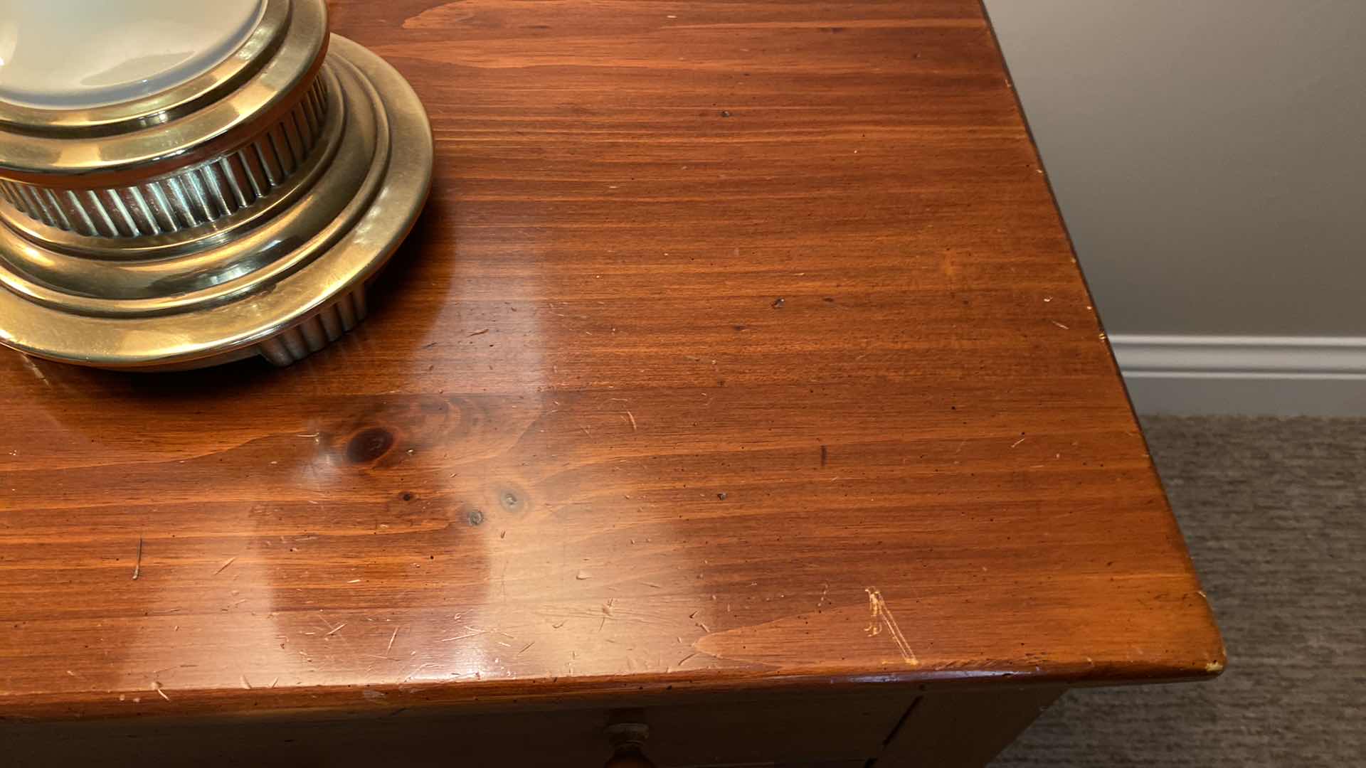 Photo 1 of PAIR OF MID CENTURY MODERN ETHAN ALLEN PINE NIGHT STANDS 25“ x 16“ H 27” - SOME SCRATCHES - LAMPS SOLD SEPARATELY