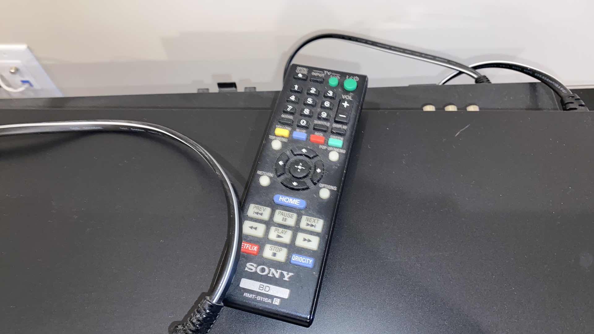 Photo 1 of SONY BLUE RAY DVD PLAYER AND PROSCAN VHS PLAYER