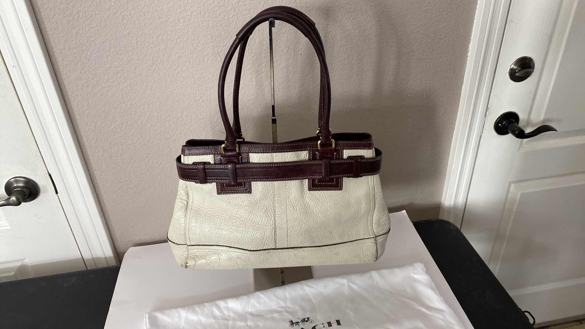 Photo 4 of COACH HAMPTON HANDBAG 15” - SHOWS WEAR